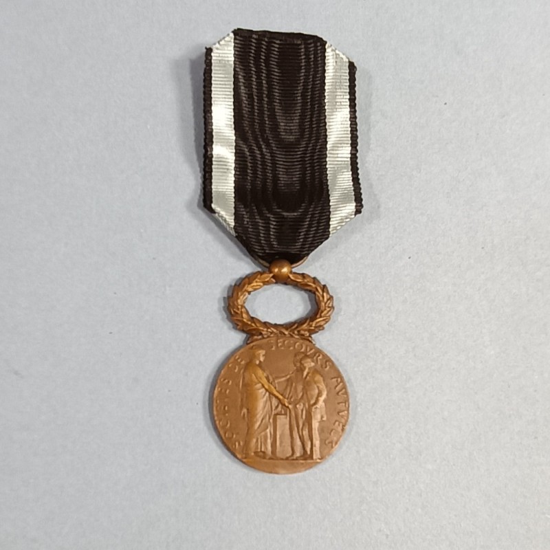 MEDAILLE D'HONNEUR DE BRONZE DU MINISTERE DE L'INTERIEUR MODELE 1903 ATTRIBUEE A UNE SECRETAIRE DE VAUVERT (30) DANS SA BOITE