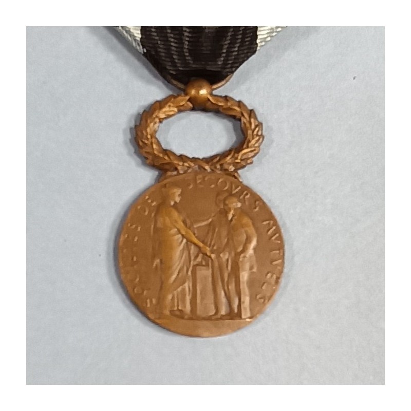 MEDAILLE D'HONNEUR DE BRONZE DU MINISTERE DE L'INTERIEUR MODELE 1903 ATTRIBUEE A UNE SECRETAIRE DE VAUVERT (30) DANS SA BOITE
