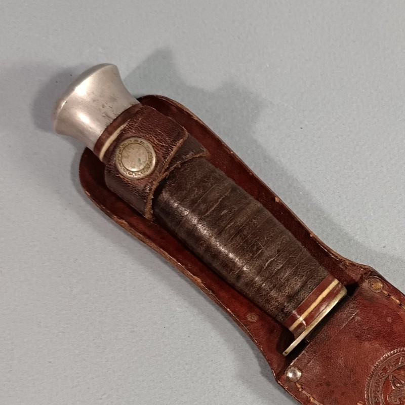 COUTEAU SCOUTS FABRICATION SABATIER DEPOSE FOURREAU MARQUE DES BOY SCOUTS OF AMERICA ANNEES 1940-1950