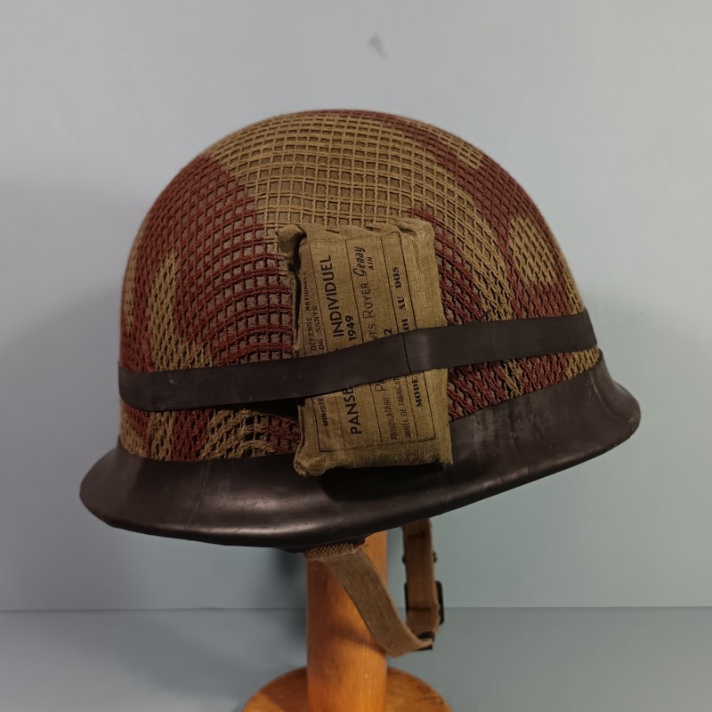 CASQUE FRANCAIS MODELE 1951 AVEC CAMOUFLAGE ET PANSEMENT ETAT NEUF DE STOCK FRANCK - 1953 ET LINER MENESA 1953 + PANSEMENT