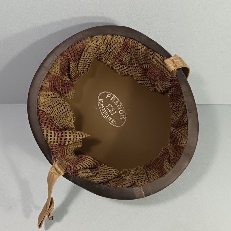 CASQUE FRANCAIS MODELE 1951 AVEC CAMOUFLAGE ET PANSEMENT ETAT NEUF DE STOCK FRANCK - 1953 ET LINER MENESA 1953 + PANSEMENT