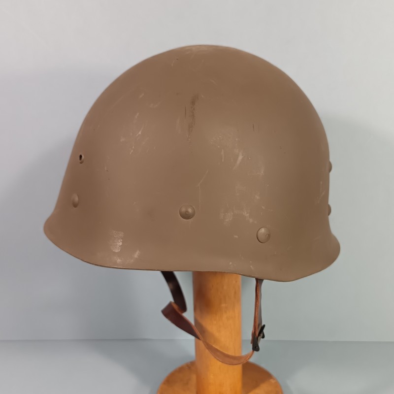 CASQUE FRANCAIS MODELE 1951 AVEC CAMOUFLAGE ET PANSEMENT ETAT NEUF DE STOCK FRANCK - 1953 ET LINER MENESA 1953 + PANSEMENT
