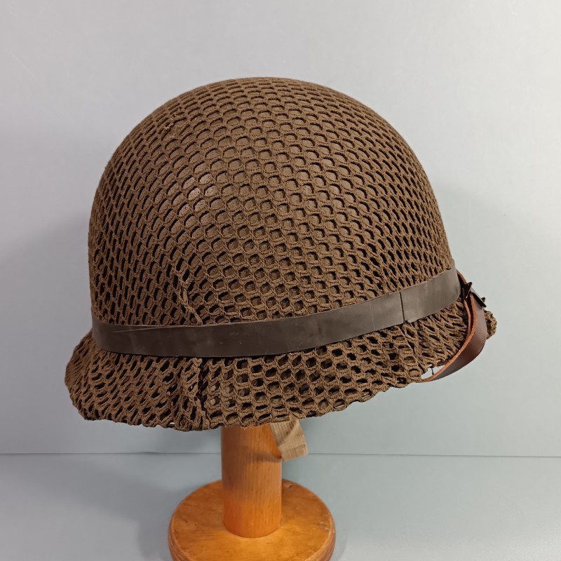 CASQUE FRANCAIS MODELE 1951 AVEC CAMOUFLAGE ET PANSEMENT LOURD ET LINER DU MEME FABRICANT CARPENTIER 1954 ET 1953