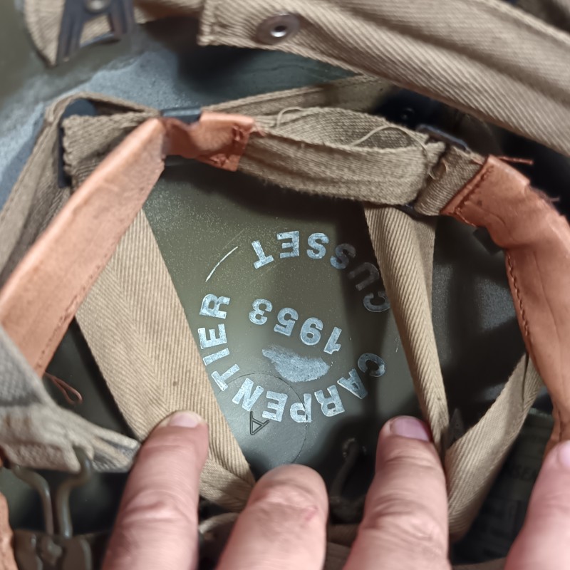 CASQUE FRANCAIS MODELE 1951 AVEC CAMOUFLAGE ET PANSEMENT LOURD ET LINER DU MEME FABRICANT CARPENTIER 1954 ET 1953