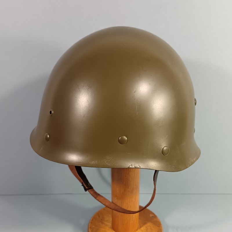 CASQUE FRANCAIS MODELE 1951 AVEC CAMOUFLAGE ET PANSEMENT LOURD ET LINER DU MEME FABRICANT CARPENTIER 1954 ET 1953