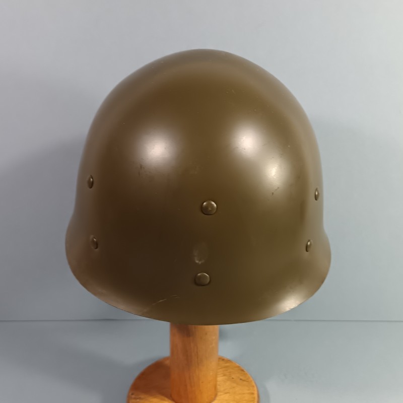CASQUE FRANCAIS MODELE 1951 AVEC CAMOUFLAGE ET PANSEMENT LOURD ET LINER DU MEME FABRICANT CARPENTIER 1954 ET 1953