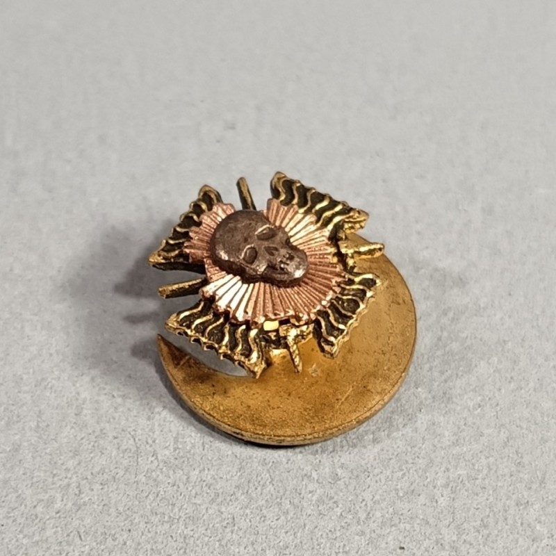 BOUTONNIERE INSIGNE DES CROIX DE FEU ANCIENS COMBATTANTS DE 1914 1918 CREEE DE 1927 A 1936 FABRICATION ARTHUS BERTRAND