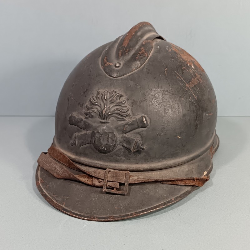 CASQUE ADRIAN MODELE 1915 ARTILLERIE COMPLET GUERRE 1914-1918 POILUS DE VERDUN INSIGNE GRENADE ET CANONS CROISES