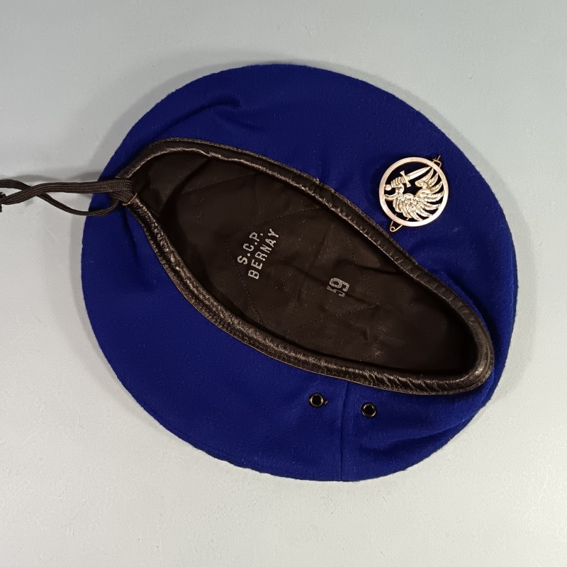 BERET BLEU ROI EN 3 PARTIES MODELE 1947 NEUF DE STOCK FABRICANT S.C.P. BERNAY PARACHUTISTES METRO TAP TAILLE 59