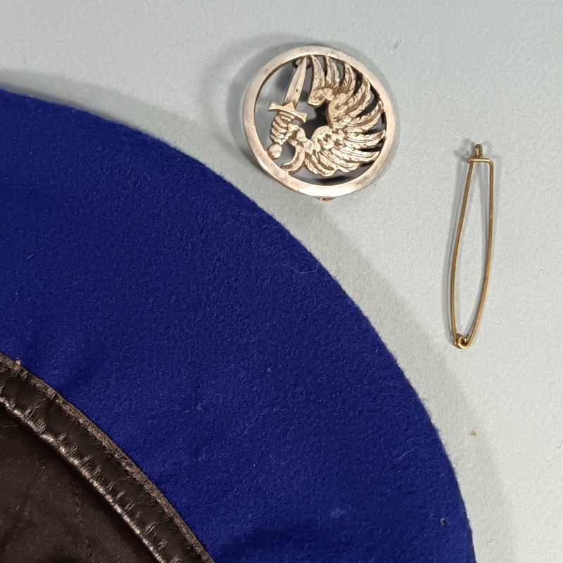 BERET BLEU ROI EN 3 PARTIES MODELE 1947 NEUF DE STOCK FABRICANT S.C.P. BERNAY PARACHUTISTES METRO TAP TAILLE 59