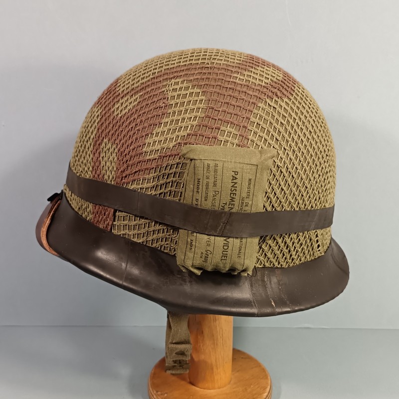 CASQUE FRANCAIS MODELE 1951 AVEC CAMOUFLAGE ET PANSEMENT ETAT NEUF DE STOCK LOURD CARPENTIER 1952 ET LINER CARPENTIER 1953