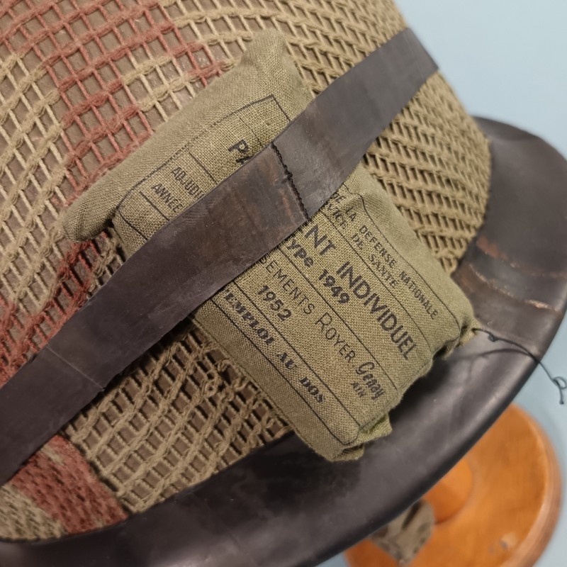CASQUE FRANCAIS MODELE 1951 AVEC CAMOUFLAGE ET PANSEMENT ETAT NEUF DE STOCK LOURD CARPENTIER 1952 ET LINER CARPENTIER 1953