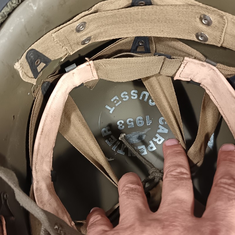 CASQUE FRANCAIS MODELE 1951 AVEC CAMOUFLAGE ET PANSEMENT ETAT NEUF DE STOCK LOURD CARPENTIER 1952 ET LINER CARPENTIER 1953