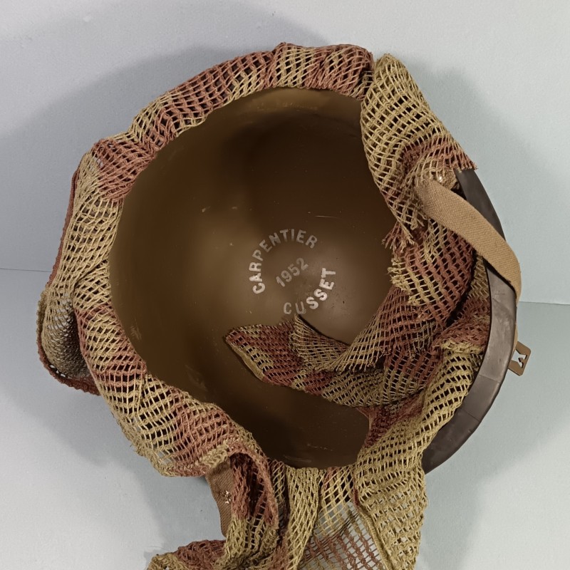 CASQUE FRANCAIS MODELE 1951 AVEC CAMOUFLAGE ET PANSEMENT ETAT NEUF DE STOCK LOURD CARPENTIER 1952 ET LINER CARPENTIER 1953