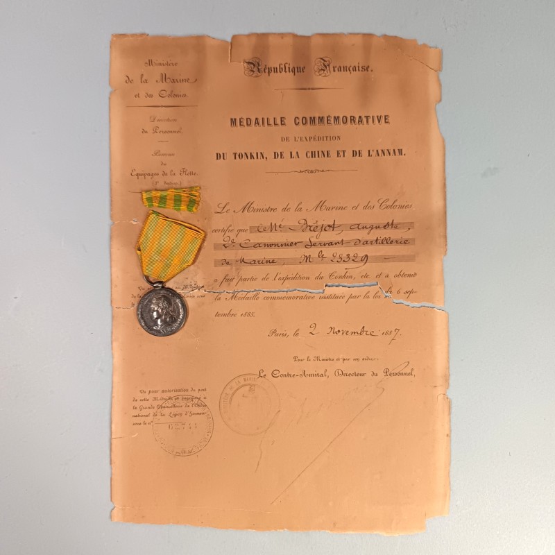 DIPLOME ET MEDAILLE DU TONKIN CHINE ANNAM POUR LA MARINE 7 BATAILLES CANONNIER SERVANT D'ARTILLERIE DE MARINE