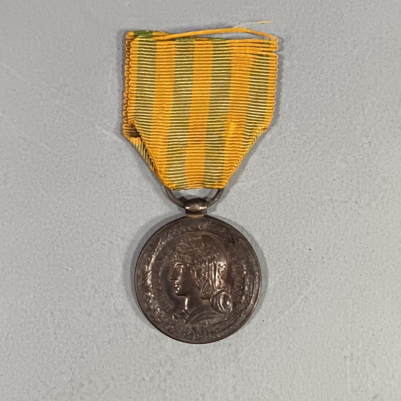 DIPLOME ET MEDAILLE DU TONKIN CHINE ANNAM POUR LA MARINE 7 BATAILLES CANONNIER SERVANT D'ARTILLERIE DE MARINE