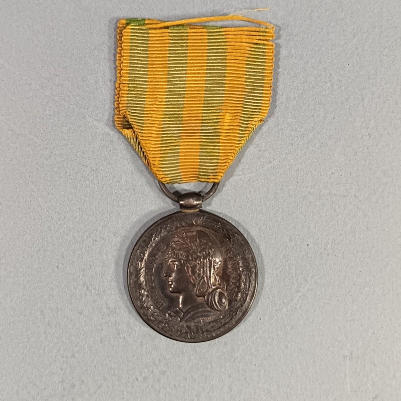 DIPLOME ET MEDAILLE DU TONKIN CHINE ANNAM POUR LA MARINE 7 BATAILLES CANONNIER SERVANT D'ARTILLERIE DE MARINE