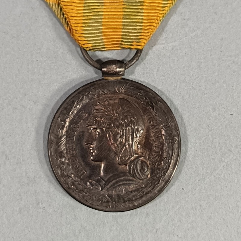 DIPLOME ET MEDAILLE DU TONKIN CHINE ANNAM POUR LA MARINE 7 BATAILLES CANONNIER SERVANT D'ARTILLERIE DE MARINE