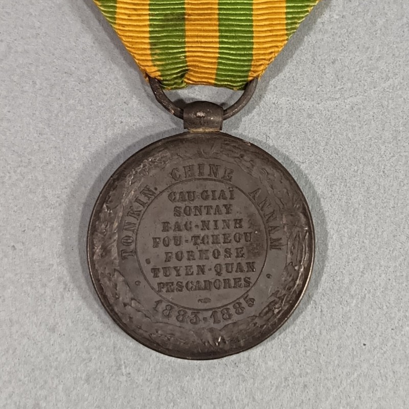 DIPLOME ET MEDAILLE DU TONKIN CHINE ANNAM POUR LA MARINE 7 BATAILLES CANONNIER SERVANT D'ARTILLERIE DE MARINE