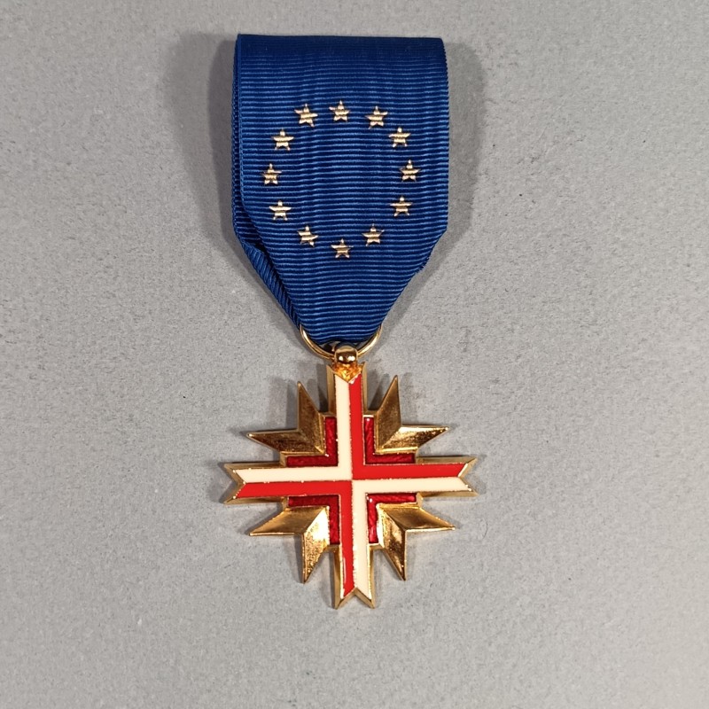 FRANCE EUROPE MEDAILLE DE LA CONFEDERATION EUROPEENNE DES ANCIENS COMBATTANTS NEUVE DANS SA BOITE