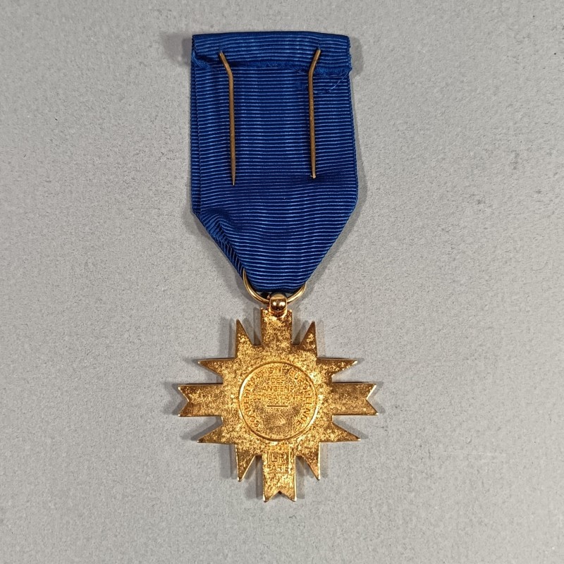 FRANCE EUROPE MEDAILLE DE LA CONFEDERATION EUROPEENNE DES ANCIENS COMBATTANTS NEUVE DANS SA BOITE