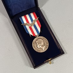 FRANCE MEDAILLE DE L'AERONAUTIQUE CLASSE ARGENT TRAVAIL HONNEUR DEVOUEMENT NEUVE EN BOITE MONNAIE DE PARIS