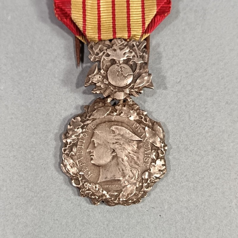 MEDAILLE D'HONNEUR DE LA DIRECTION GENERALE DES DOUANES MODELE ANCIEN EN ARGENT HONNEUR DEVOUEMENT EN BOITE