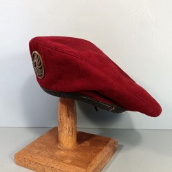 BERET ROUGE ANNEES MODELE 1947 1950 PARACHUTISTES COLONIAUX TAP INDOCHINE FABRICATION EN 3 PARTIES