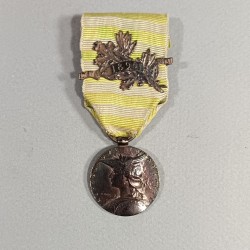 FRANCE MEDAILLE DE LA SECONDE EXPEDITION DE MADAGASCAR AVEC SA BARRETTE 1895 POUR LA CAMPAGNE DE 1894 A 1895