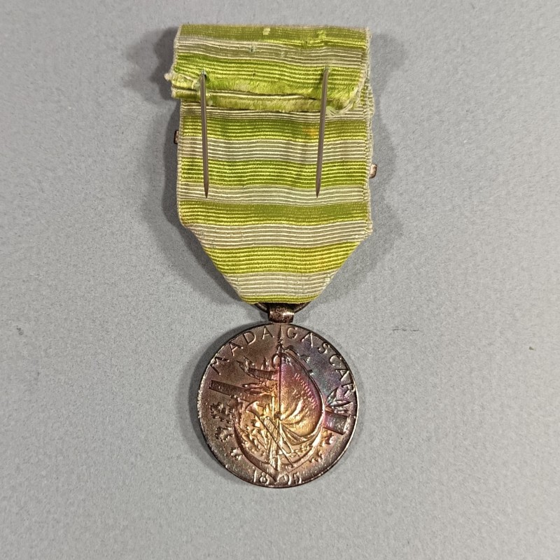 FRANCE MEDAILLE DE LA SECONDE EXPEDITION DE MADAGASCAR AVEC SA BARRETTE 1895 POUR LA CAMPAGNE DE 1894 A 1895