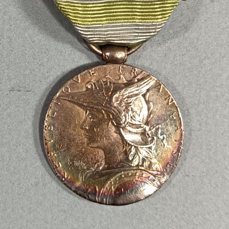 FRANCE MEDAILLE DE LA SECONDE EXPEDITION DE MADAGASCAR AVEC SA BARRETTE 1895 POUR LA CAMPAGNE DE 1894 A 1895