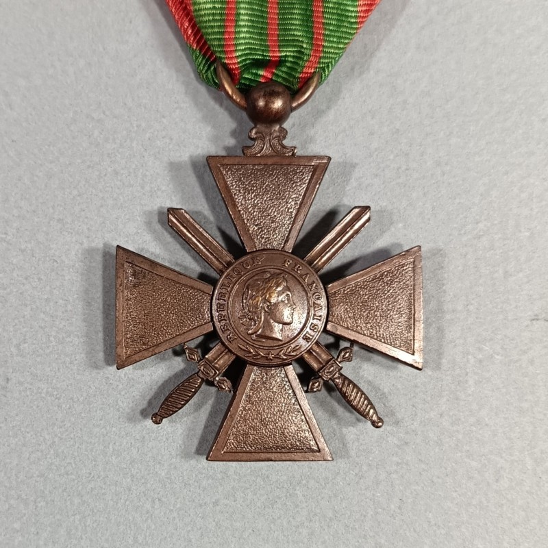 FRANCE MEDAILLE CROIX DE LA SECONDE GUERRE 1939-1945 SANS DATEE AU DOS MODELE DE LONDRE FRENCH WAR CROSS WW2 LONDON MADE