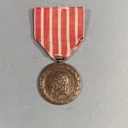 MEDAILLE EN ARGENT DE LA CAMPAGNE D'ITALIE NAPOLEON III 1859 SECOND EMPIRE SIGNEE E. FALOT ET POINCONNEE SUR L'ANNEAU