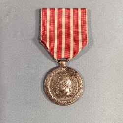 MEDAILLE EN ARGENT DE LA CAMPAGNE D'ITALIE NAPOLEON III 1859 SECOND EMPIRE SIGNEE BARRE