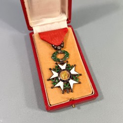 FRANCE MEDAILLE D'OFFICIER DE L'ORDRE DE LA LEGION D'HONNEUR 3 ème REPUBLIQUE EN ARGENT MODELE LUXE BOMBE BRILLANTS