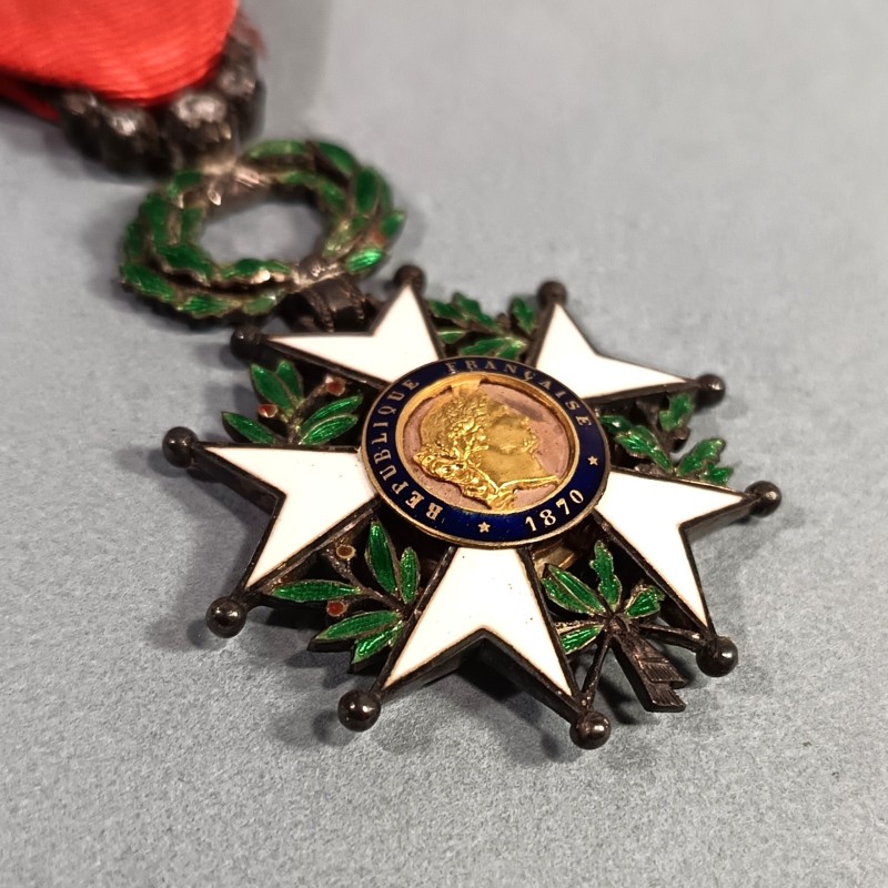 FRANCE MEDAILLE D'OFFICIER DE L'ORDRE DE LA LEGION D'HONNEUR 3 ème REPUBLIQUE EN ARGENT MODELE LUXE BOMBE BRILLANTS