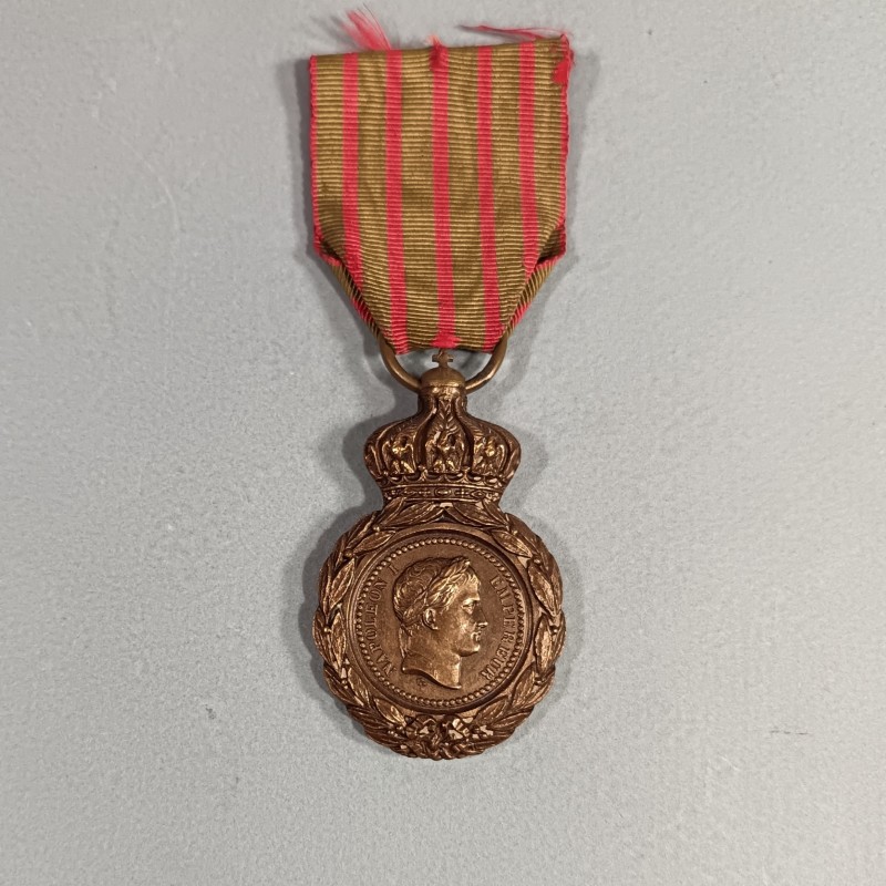 MEDAILLE DE STE HELENE NAPOLEON Ier 1821 A SES COMPAGNONS DE GLOIRE SOUVENIR DES CAMPAGNES DU PREMIER EMPIRE GRANDE ARMEE