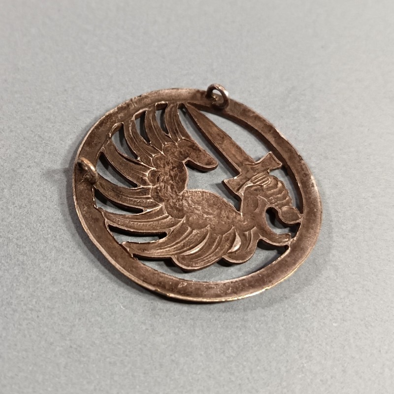 INSIGNE DE BERET PARACHUTISTE FABRICATION NON MARQUEE ANNEAUX DECALES ANNEES 1950 TAP INDOCHINE ALGERIE