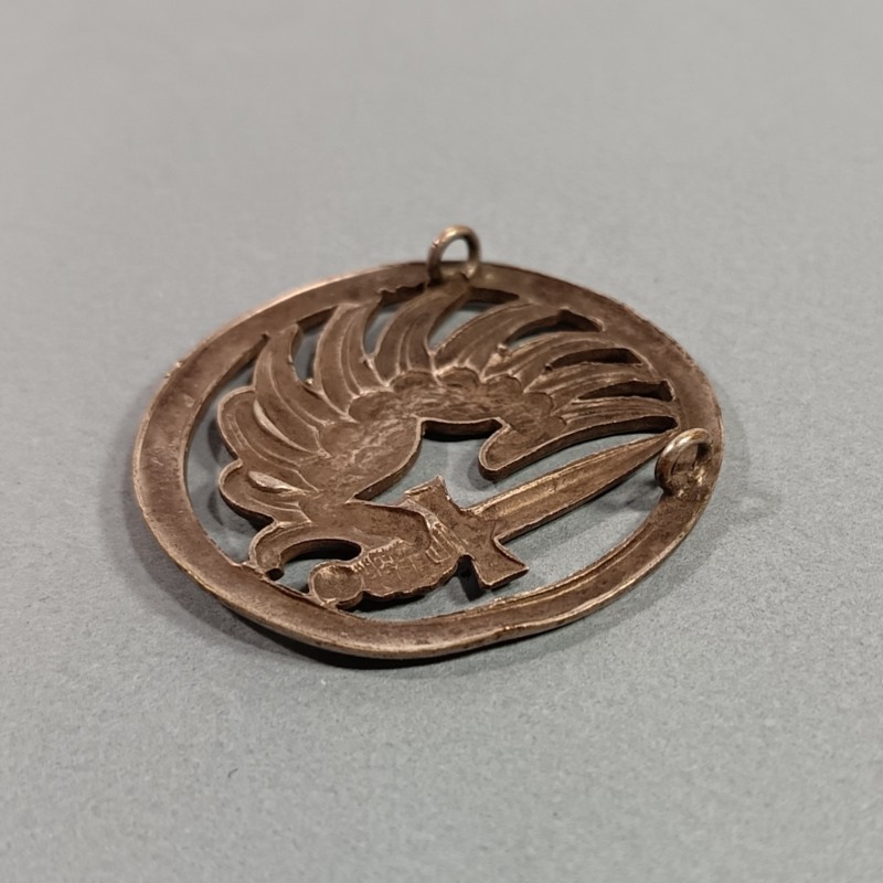 INSIGNE DE BERET PARACHUTISTE FABRICATION NON MARQUEE ANNEAUX DECALES ANNEES 1950 TAP INDOCHINE ALGERIE