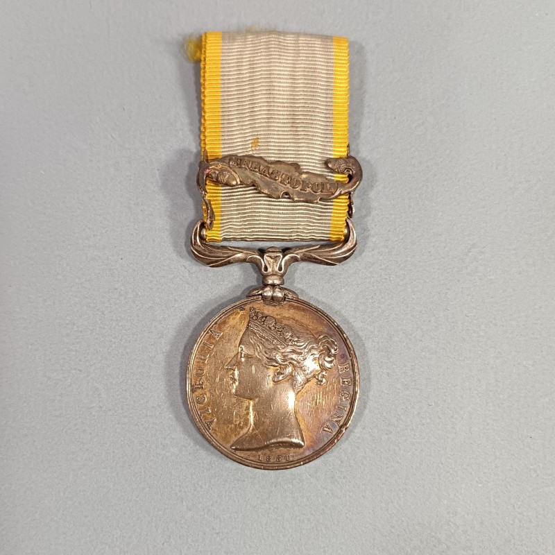 MEDAILLE DE L'EXPEDITION DE CRIMEE MEDAILLE EN ARGENT FABRICATION ANGLAISE AVEC SA BARRETTE SEBASTOPOL SECOND EMPIRE