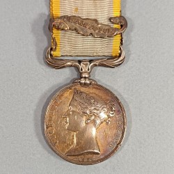 MEDAILLE DE L'EXPEDITION DE CRIMEE MEDAILLE EN ARGENT FABRICATION ANGLAISE AVEC SA BARRETTE SEBASTOPOL SECOND EMPIRE