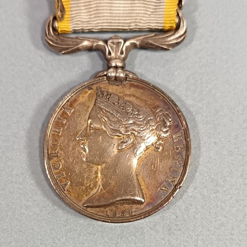 MEDAILLE DE L'EXPEDITION DE CRIMEE MEDAILLE EN ARGENT FABRICATION ANGLAISE AVEC SA BARRETTE SEBASTOPOL SECOND EMPIRE