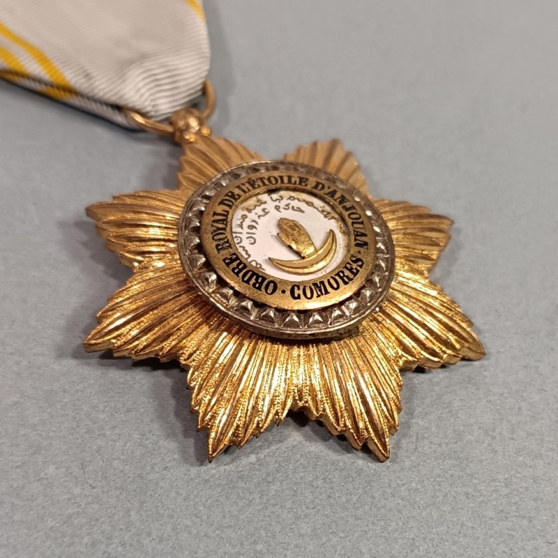 COMORES MEDAILLE DE CHEVALIER DE L'ORDRE ROYAL DE L'ETOILE D'ANJOUAN