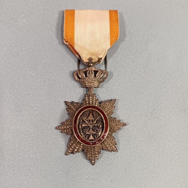 CAMBOGE MEDAILLE DE CHEVALIER DE L'ORDRE ROYAL DU CAMBODGE RUBAN DU CAMBODGE ORDRE COLONIAL