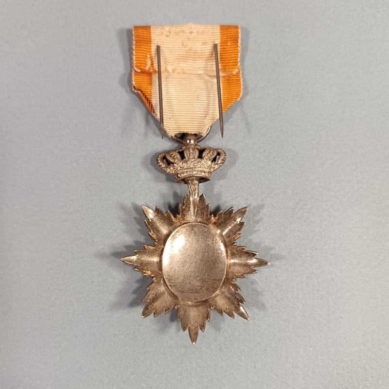 CAMBOGE MEDAILLE DE CHEVALIER DE L'ORDRE ROYAL DU CAMBODGE RUBAN DU CAMBODGE ORDRE COLONIAL