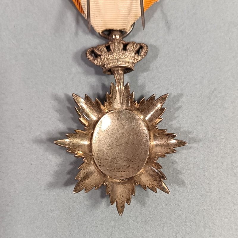 CAMBOGE MEDAILLE DE CHEVALIER DE L'ORDRE ROYAL DU CAMBODGE RUBAN DU CAMBODGE ORDRE COLONIAL