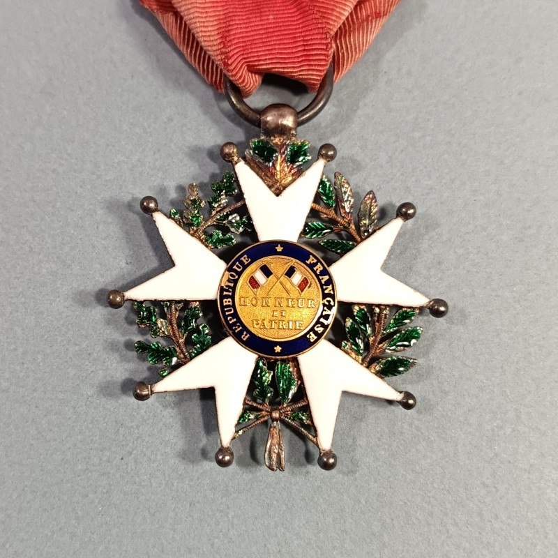 FRANCE MEDAILLE DE CHEVALIER DE L'ORDRE DE LA LEGION D'HONNEUR MODELE 2 ème REPUBLIQUE ET PRESIDENCE 1848 1852 NAPOLEON III