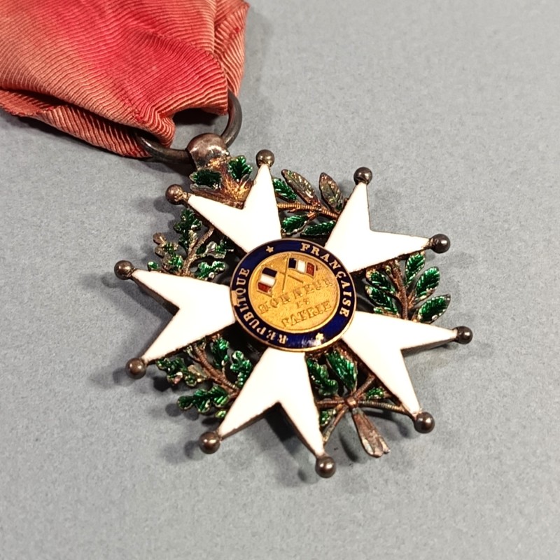 FRANCE MEDAILLE DE CHEVALIER DE L'ORDRE DE LA LEGION D'HONNEUR MODELE 2 ème REPUBLIQUE ET PRESIDENCE 1848 1852 NAPOLEON III