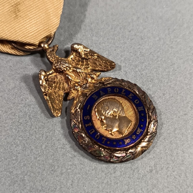 FRANCE MEDAILLE DU MERITE MILITAIRE SECOND TYPE SECOND EMPIRE NAPOLEON III MODELE CENTRES EPAIS