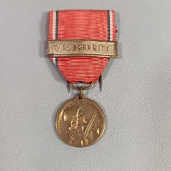 FRANCE MEDAILLE DE LA BATAILLE DE VERDUN ON NE PASSE PAS 21 FEVRIER 1916 PAR VERNIER AVEC BARRETTE VERDUN